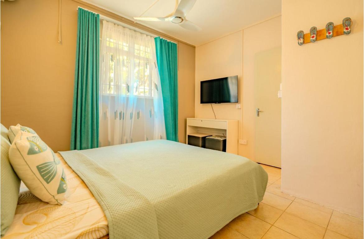 Pereybere Beach Paradise 4 Bedroom Apt Buitenkant foto