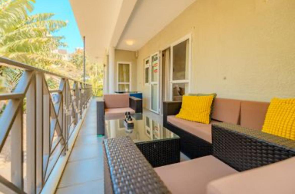 Pereybere Beach Paradise 4 Bedroom Apt Buitenkant foto