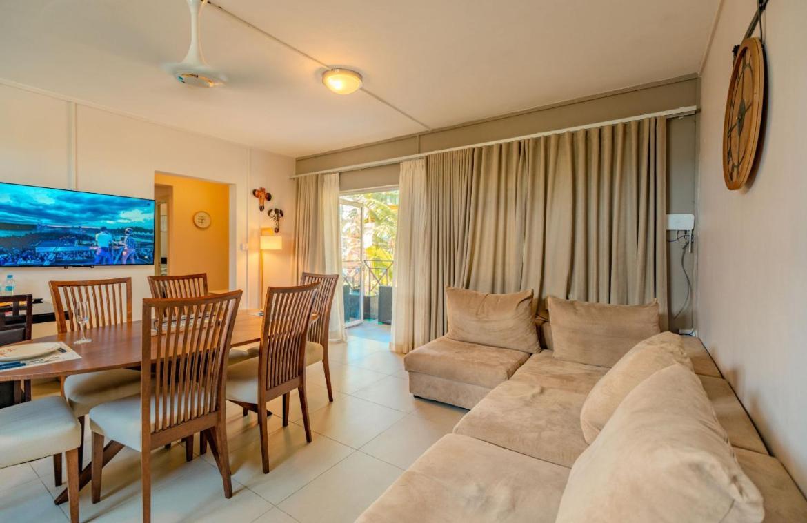 Pereybere Beach Paradise 4 Bedroom Apt Buitenkant foto